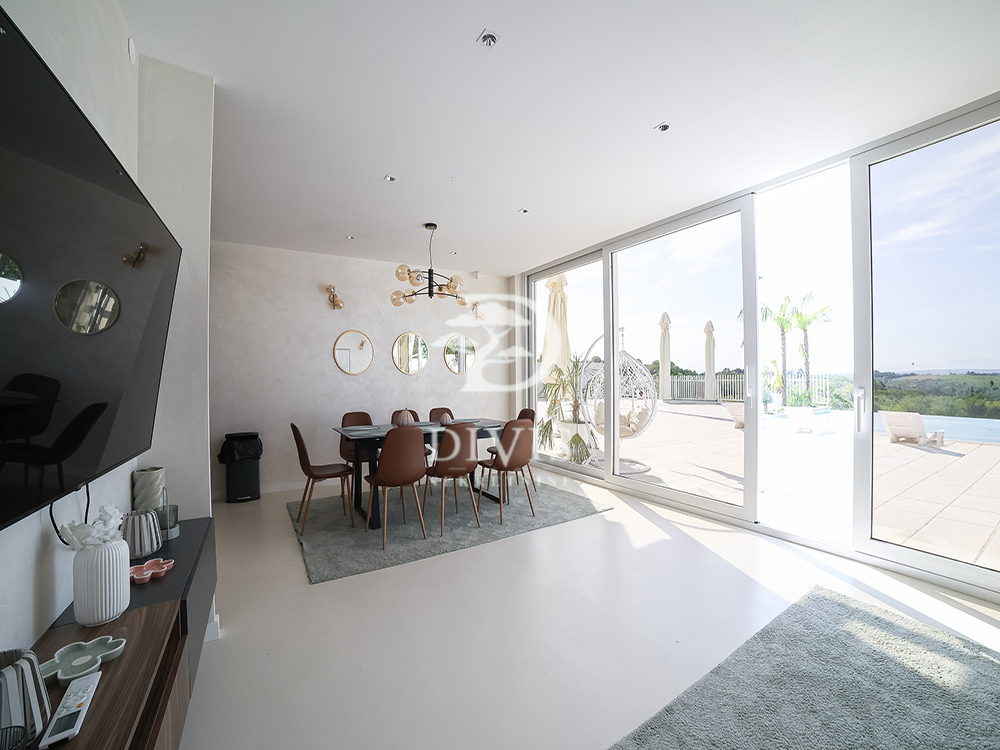 Kuća sa bazenom i salom za proslave  Sopot  360m2 2