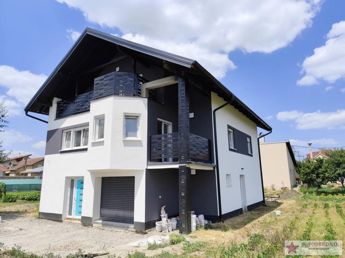 Novi Sad, Veternik, Kninska, 260m2 sa terasama 1