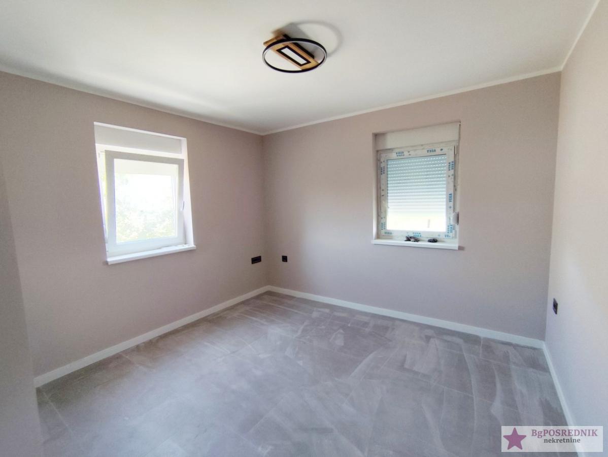 Novi Sad, Veternik, Kninska, 260m2 sa terasama 15