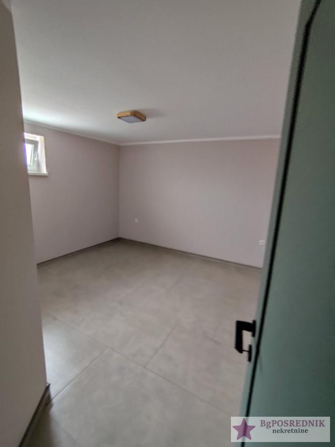 Novi Sad, Veternik, Kninska, 260m2 sa terasama 16