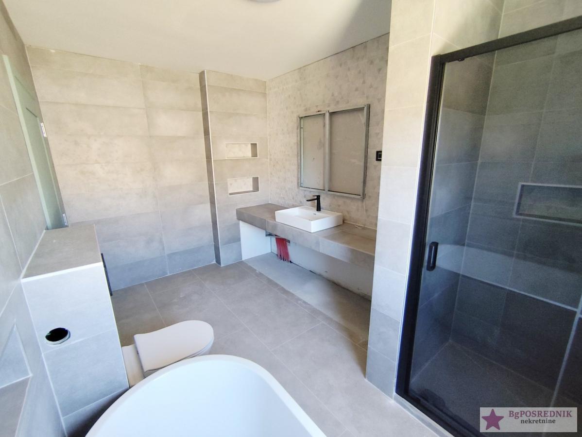 Novi Sad, Veternik, Kninska, 260m2 sa terasama 20