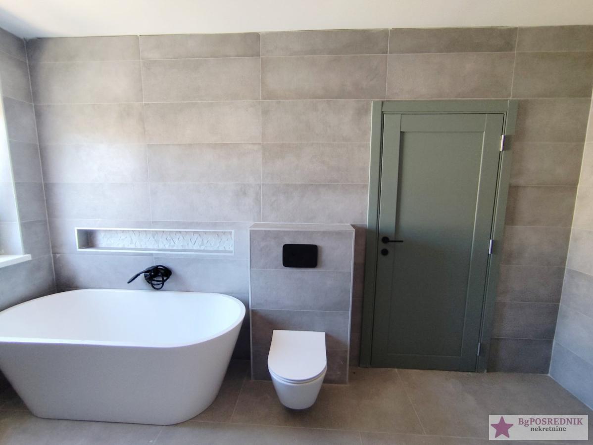 Novi Sad, Veternik, Kninska, 260m2 sa terasama 21