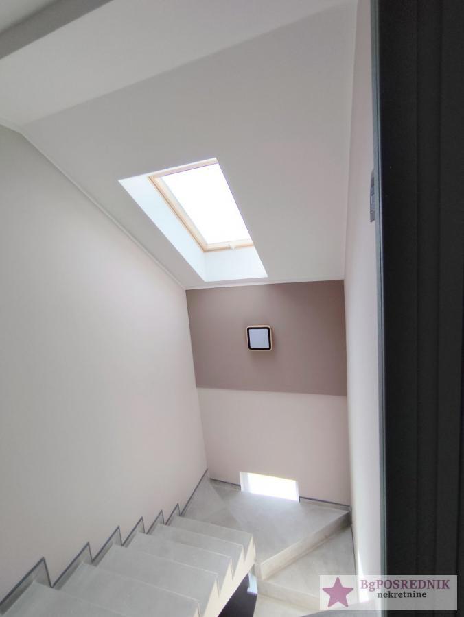 Novi Sad, Veternik, Kninska, 260m2 sa terasama 24