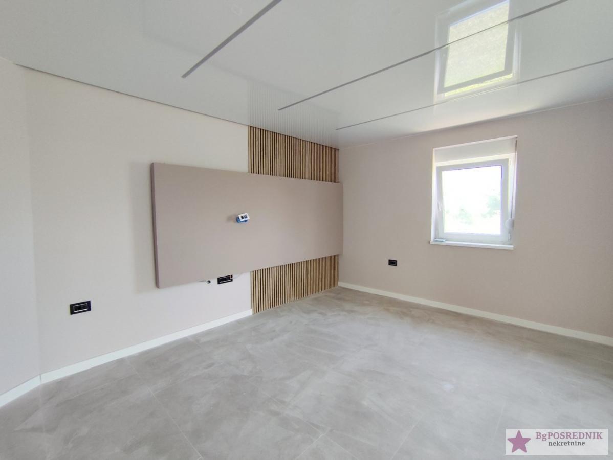 Novi Sad, Veternik, Kninska, 260m2 sa terasama 5