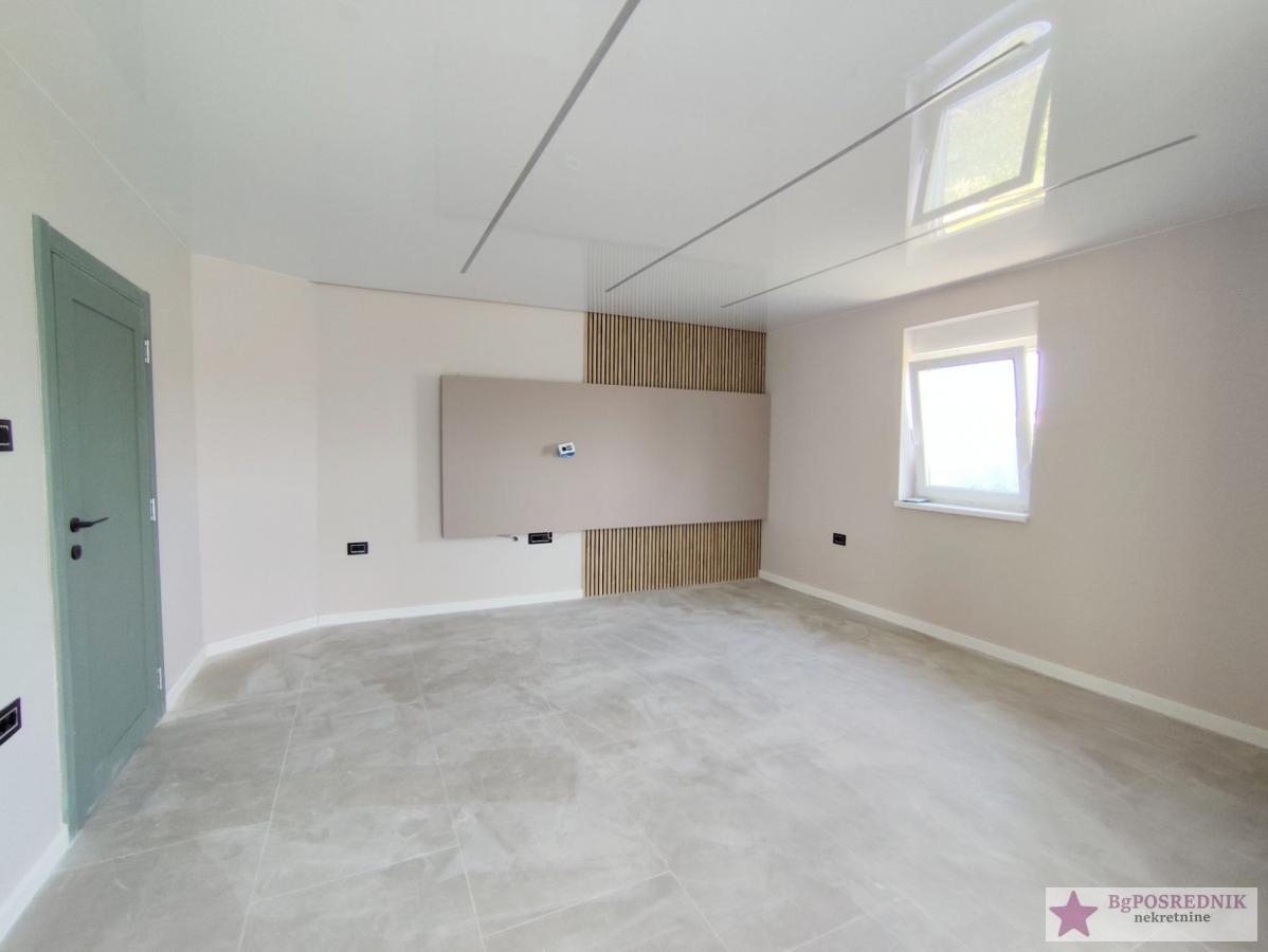 Novi Sad, Veternik, Kninska, 260m2 sa terasama 7