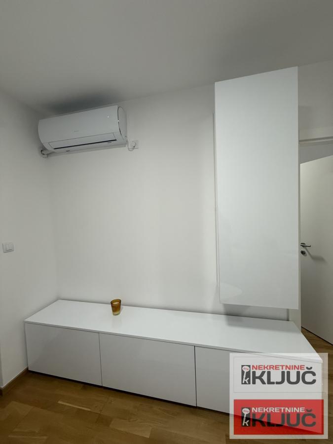 ADICE IZDAJE SE JEDNOIPOSOBAN NAMEŠTEN STAN 10