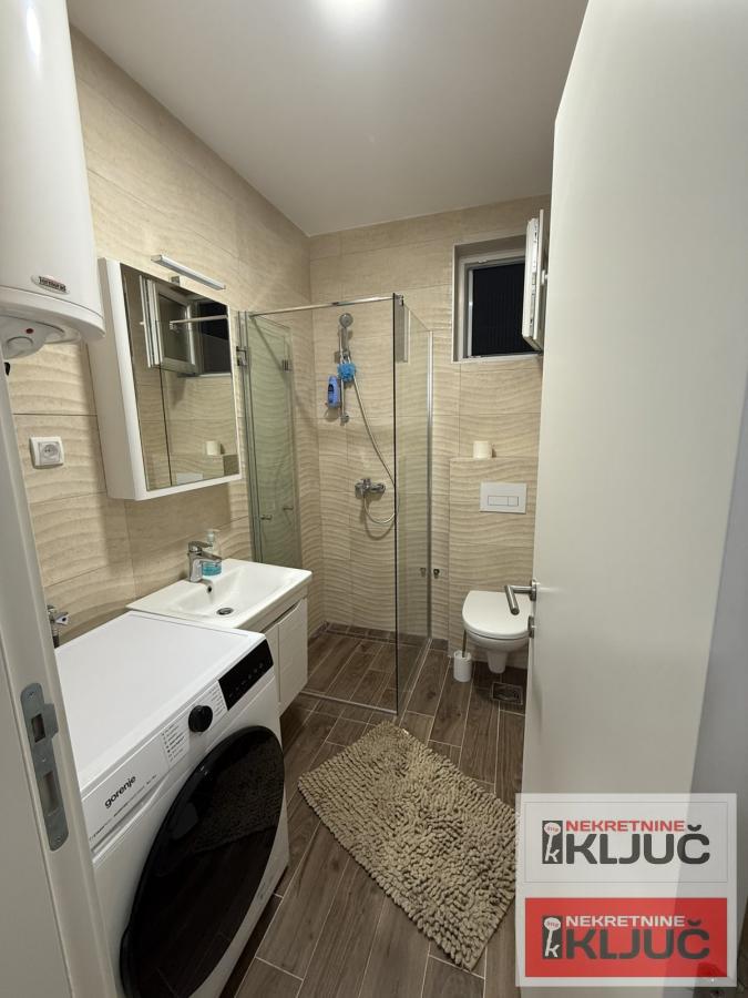 ADICE IZDAJE SE JEDNOIPOSOBAN NAMEŠTEN STAN 13