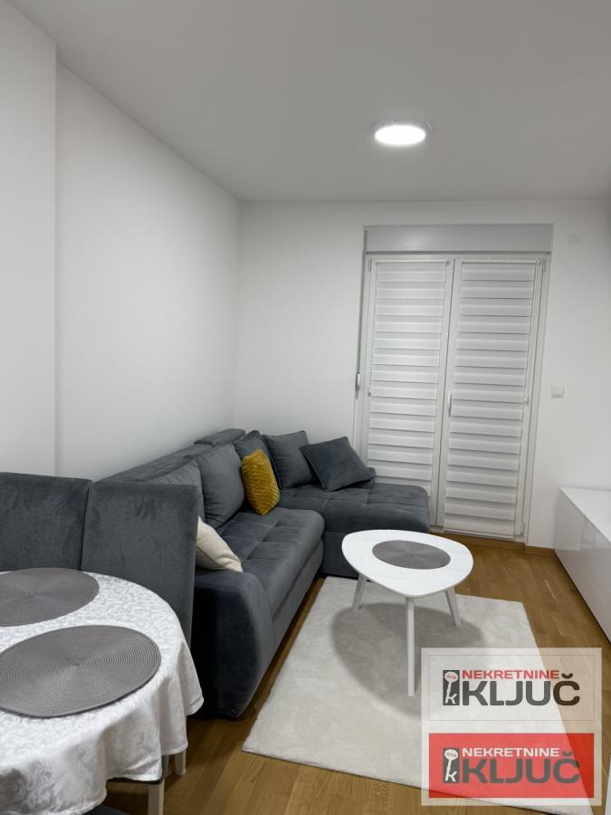 ADICE IZDAJE SE JEDNOIPOSOBAN NAMEŠTEN STAN 2