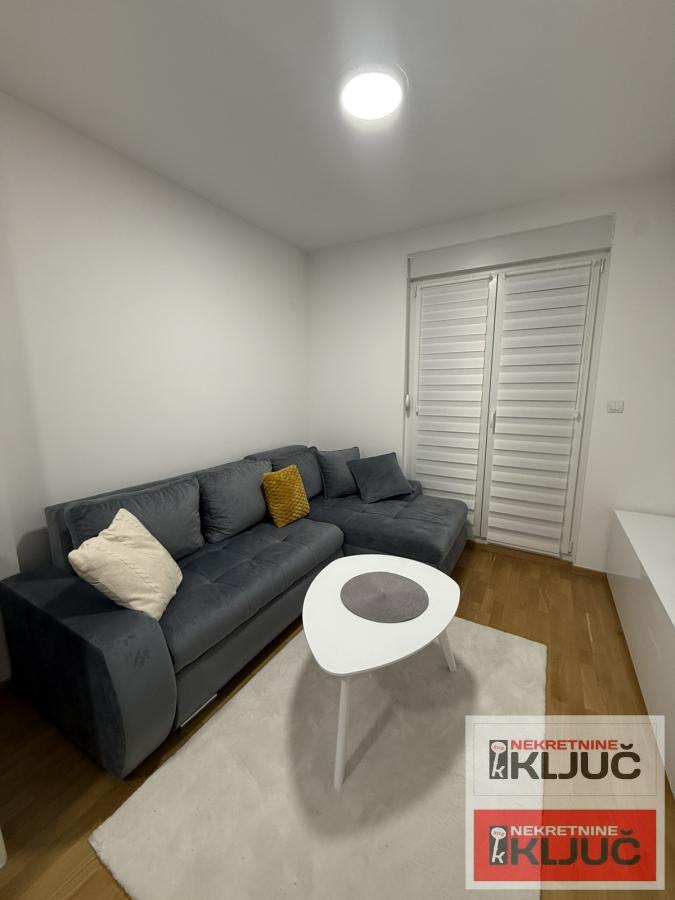 ADICE IZDAJE SE JEDNOIPOSOBAN NAMEŠTEN STAN 3