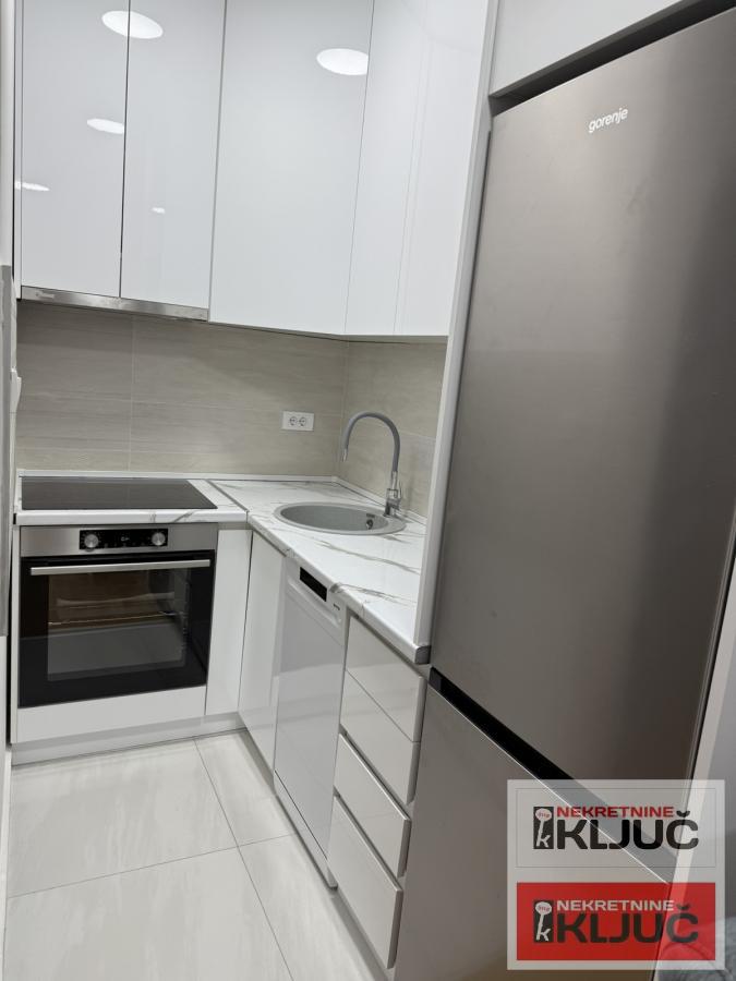 ADICE IZDAJE SE JEDNOIPOSOBAN NAMEŠTEN STAN 5