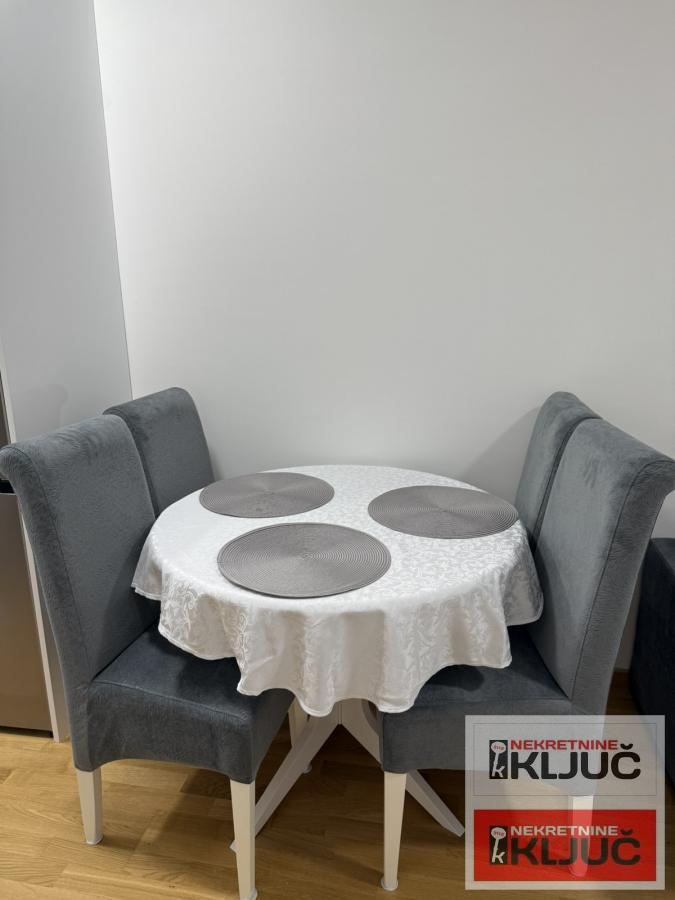 ADICE IZDAJE SE JEDNOIPOSOBAN NAMEŠTEN STAN 6