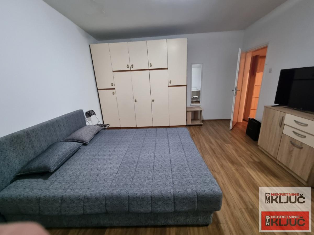 CENTAR IZDAJE SE NAMEŠTENA GARSONJERA 5