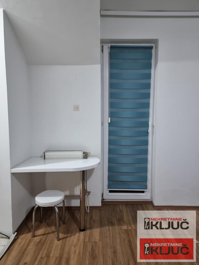 CENTAR IZDAJE SE NAMEŠTENA GARSONJERA 9