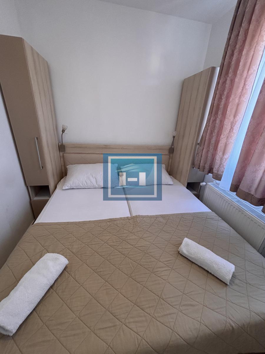 Izdajemo kompletno namešten  dvosoban stan u Wingu 13