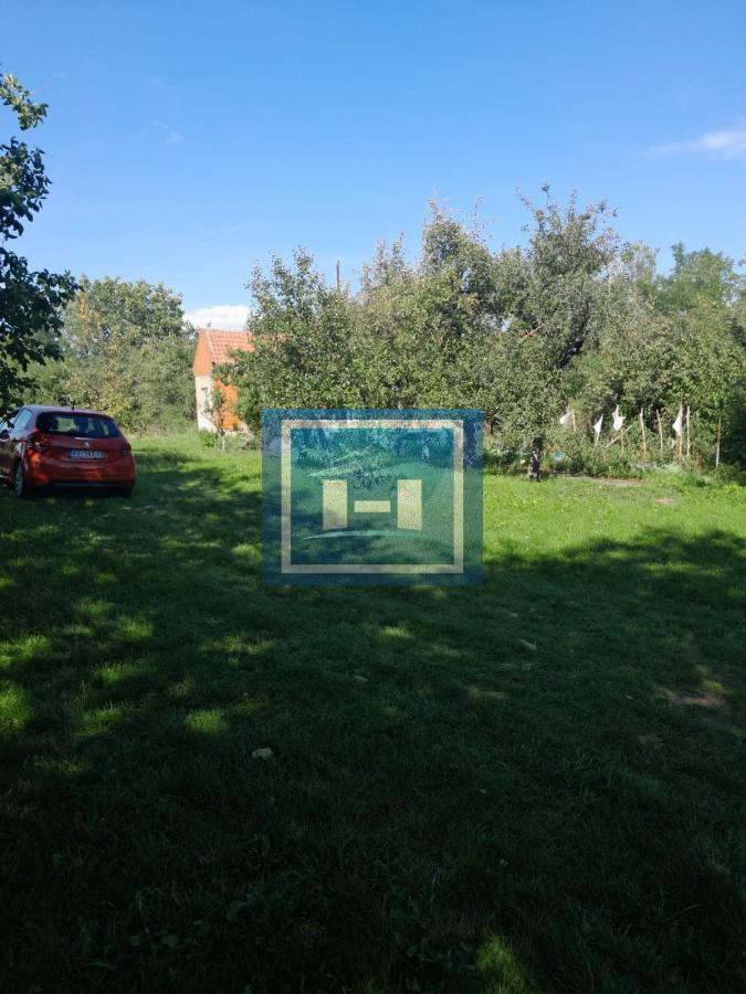 Na prodaju plac od 33 ara sa započetom kućom u Batočini! 21