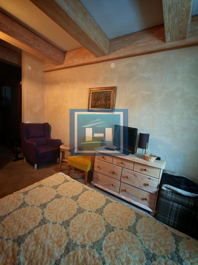 Prodaje se celina od tri zasebna apartmana u Konacima(Ras) 11