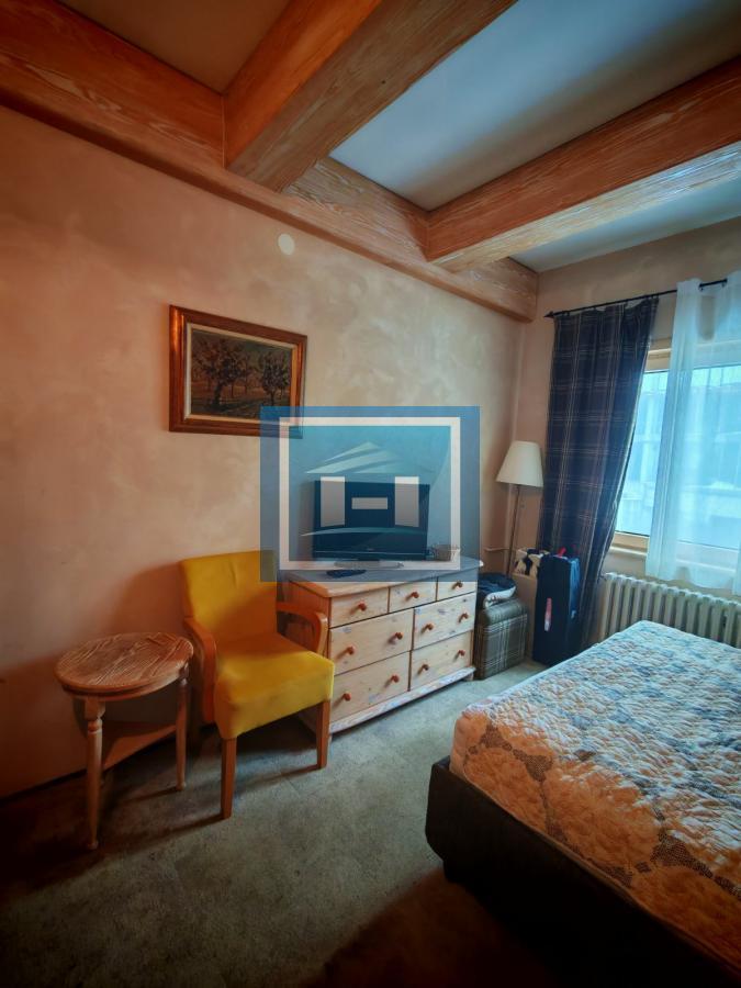 Prodaje se celina od tri zasebna apartmana u Konacima(Ras) 12