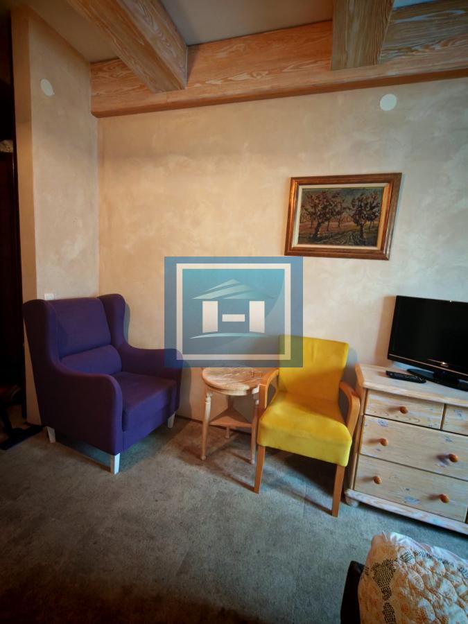 Prodaje se celina od tri zasebna apartmana u Konacima(Ras) 13