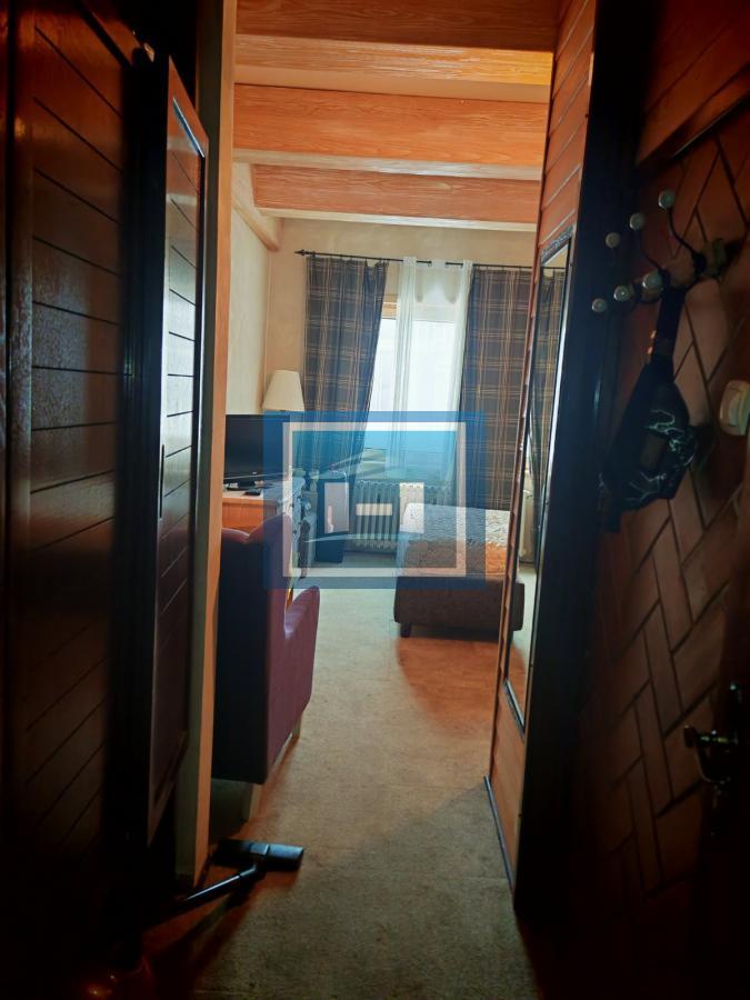 Prodaje se celina od tri zasebna apartmana u Konacima(Ras) 14