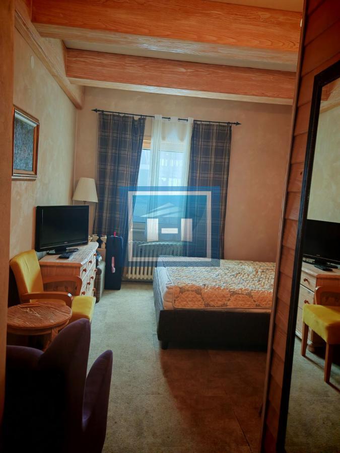 Prodaje se celina od tri zasebna apartmana u Konacima(Ras) 15