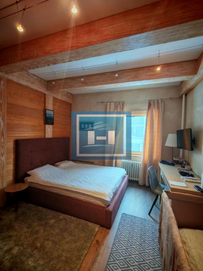 Prodaje se celina od tri zasebna apartmana u Konacima(Ras) 18