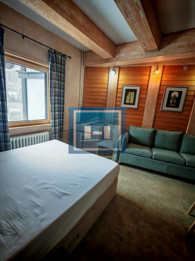 Prodaje se celina od tri zasebna apartmana u Konacima(Ras) 6