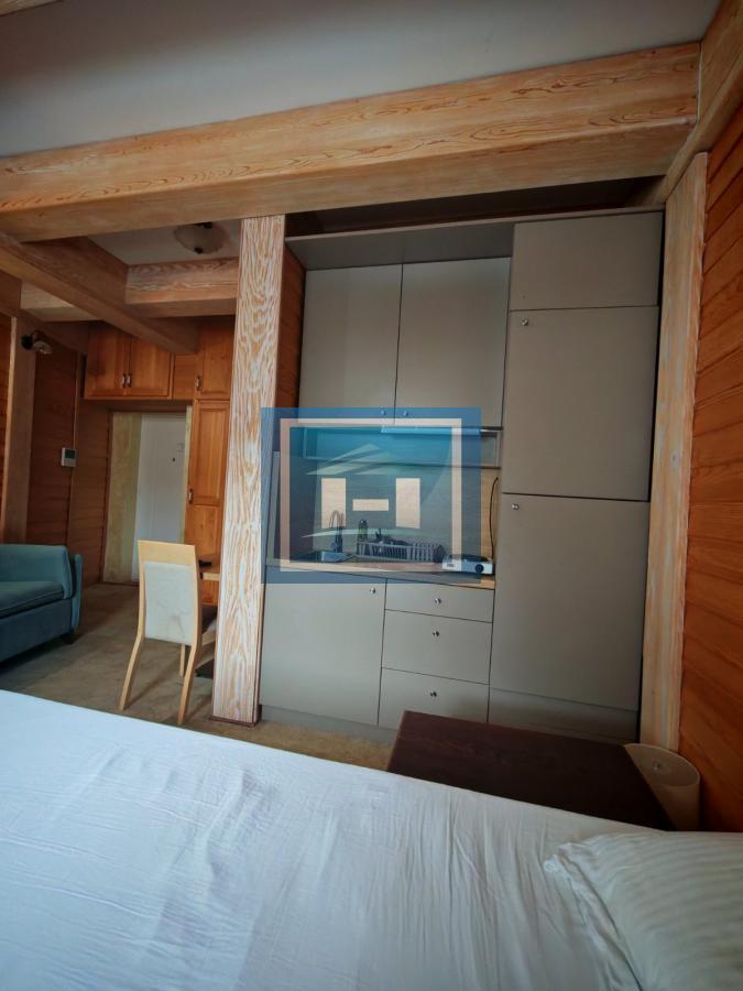 Prodaje se celina od tri zasebna apartmana u Konacima(Ras) 7