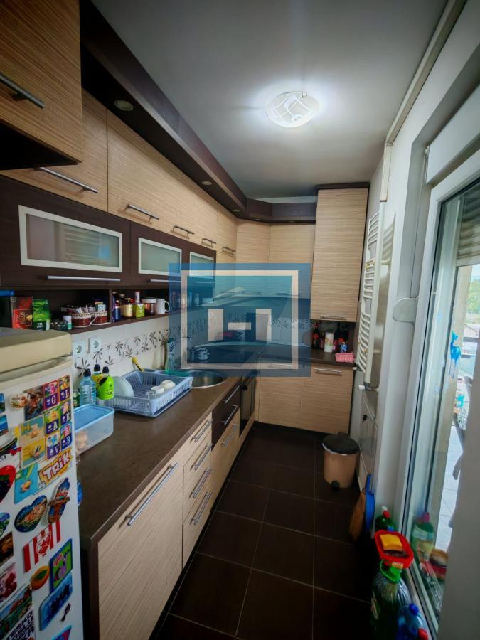 Trosoban stan u novogradnji sa parking mestom i podrumom 12