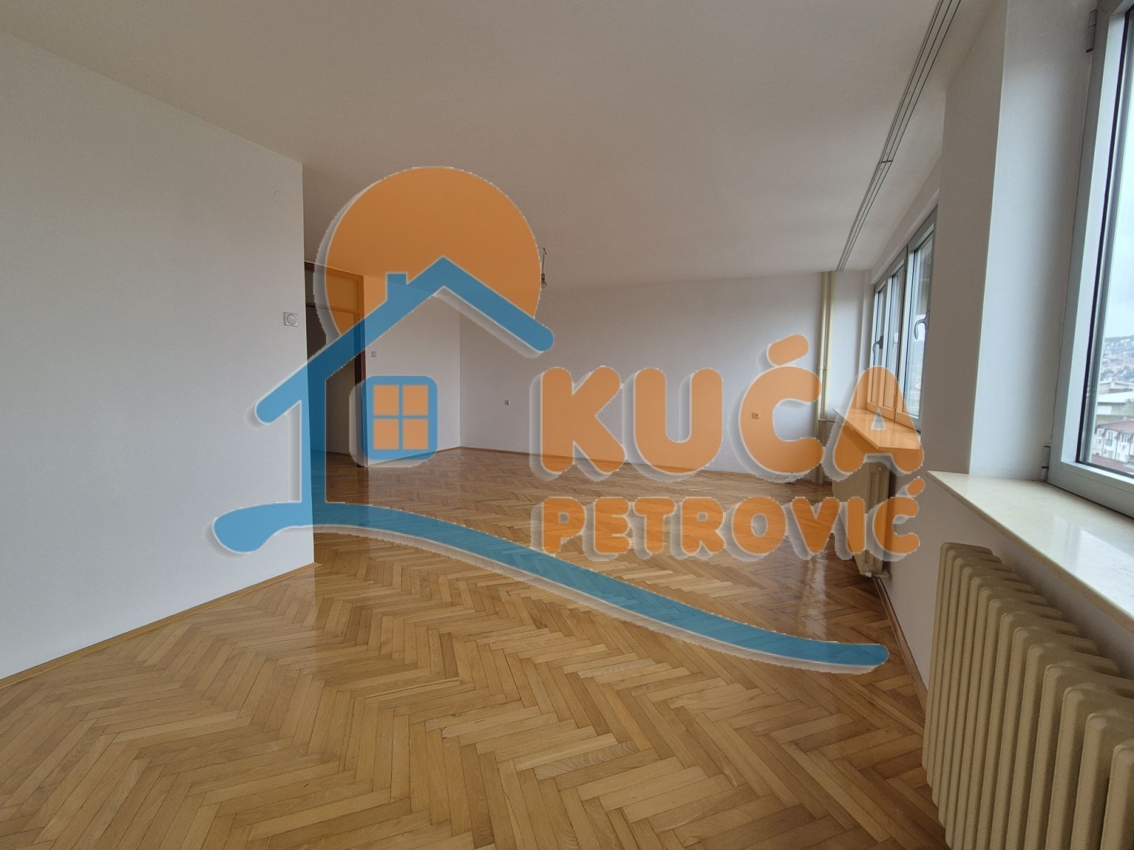 četvorosoban stan, 95 m2, Centar, Cara Dušana ID: i-015031 1