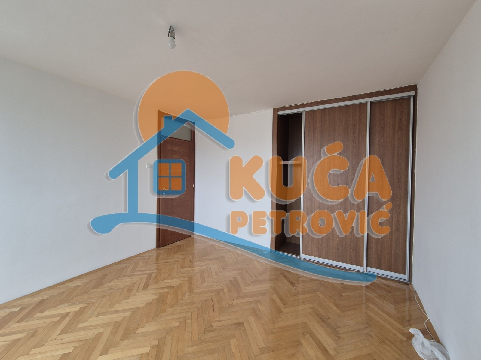 četvorosoban stan, 95 m2, Centar, Cara Dušana ID: i-015031 10