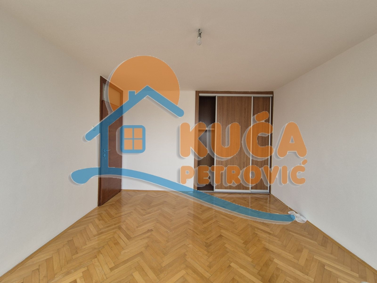 četvorosoban stan, 95 m2, Centar, Cara Dušana ID: i-015031 11