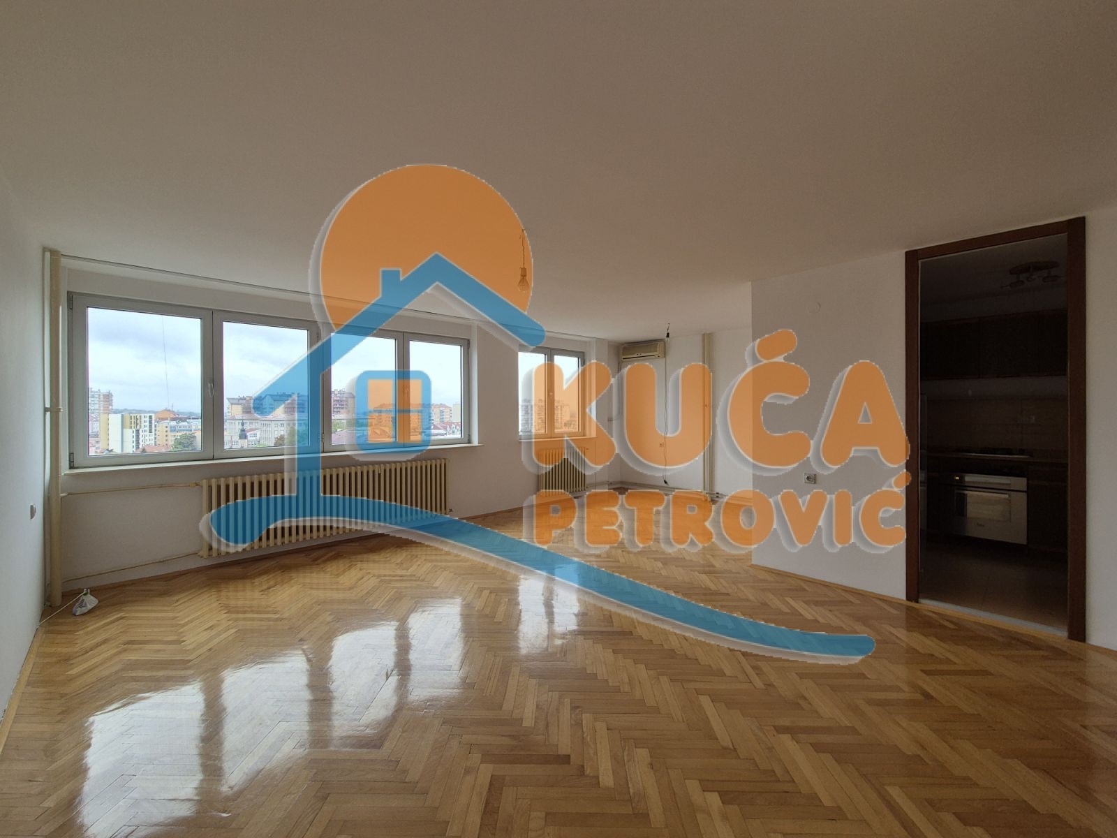 četvorosoban stan, 95 m2, Centar, Cara Dušana ID: i-015031 2