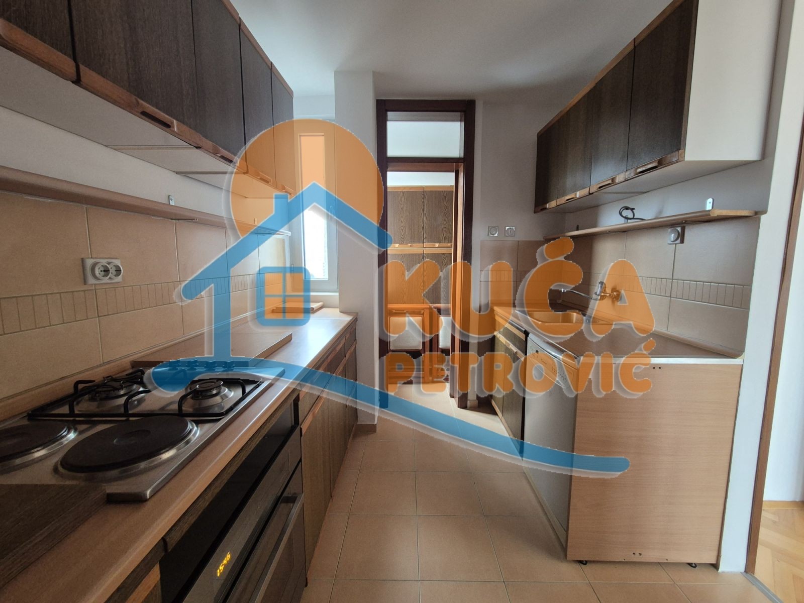 četvorosoban stan, 95 m2, Centar, Cara Dušana ID: i-015031 5