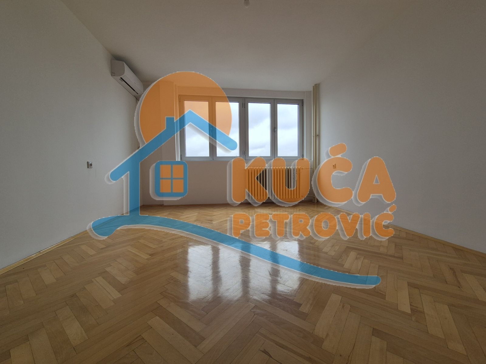 četvorosoban stan, 95 m2, Centar, Cara Dušana ID: i-015031 7