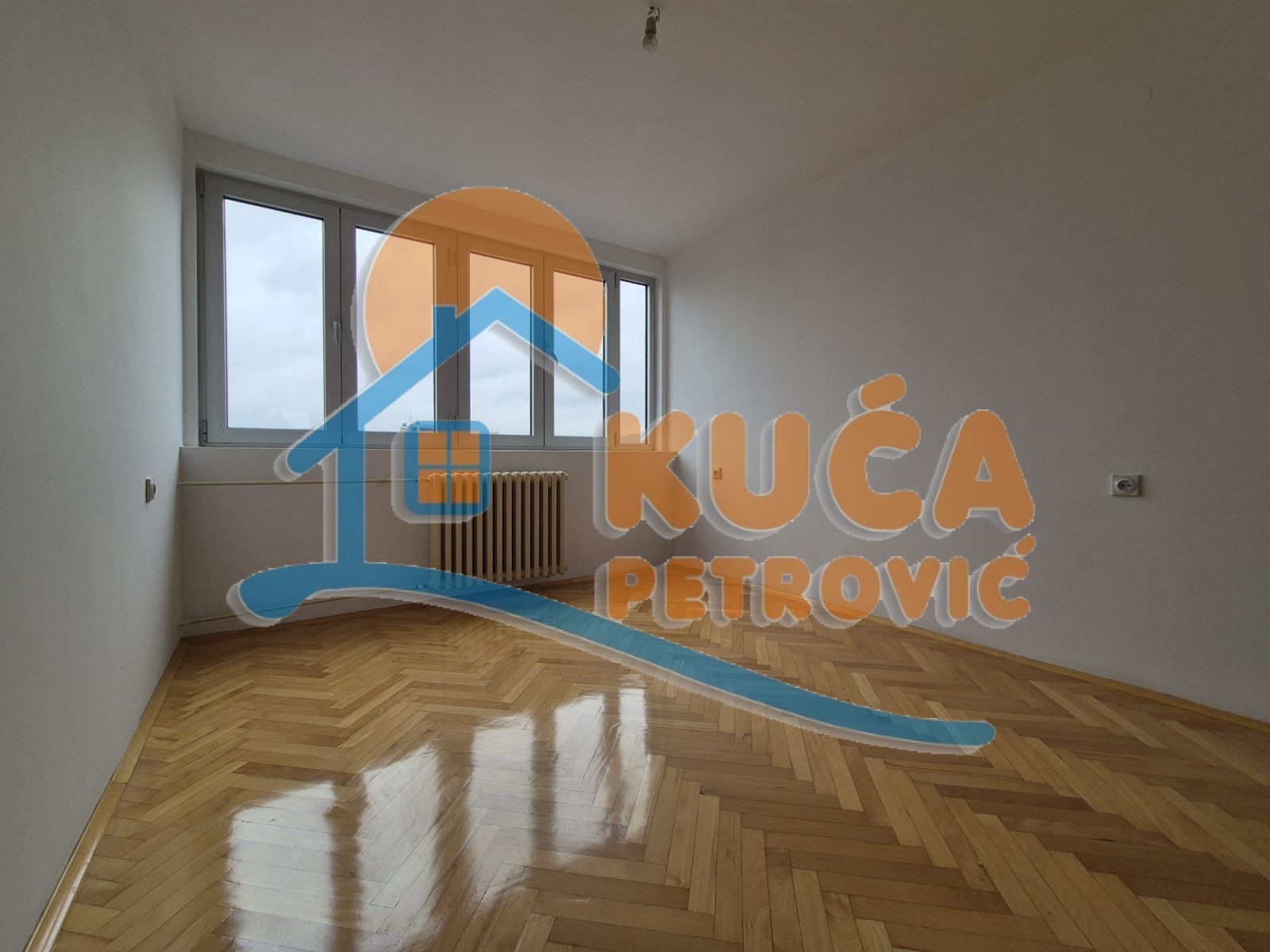 četvorosoban stan, 95 m2, Centar, Cara Dušana ID: i-015031 8