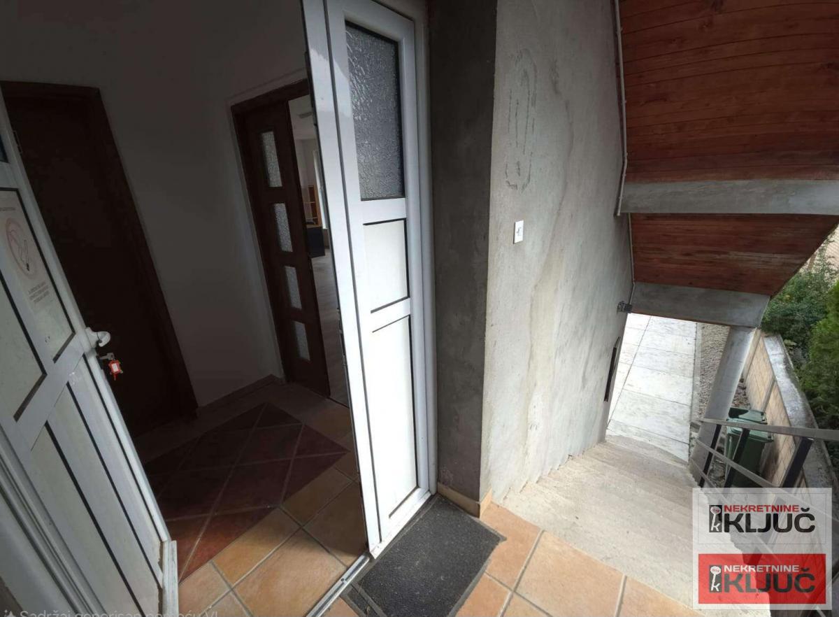 KLISA IZDAJE SE VIŠENAMENSKI POSLOVNI PROSTOR 5