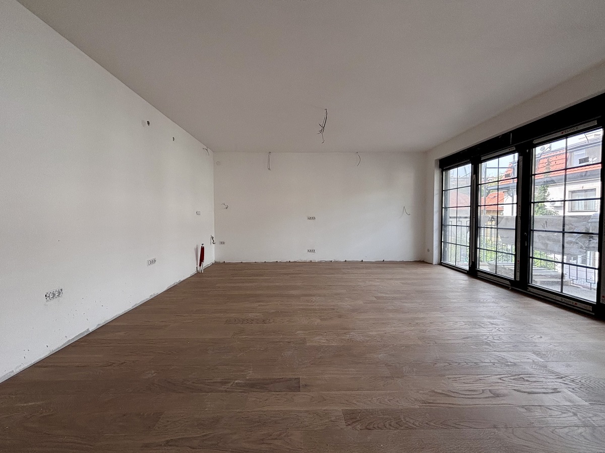 Nov četvorosoban stan kod Hrama  Lamartinova 110m2 2