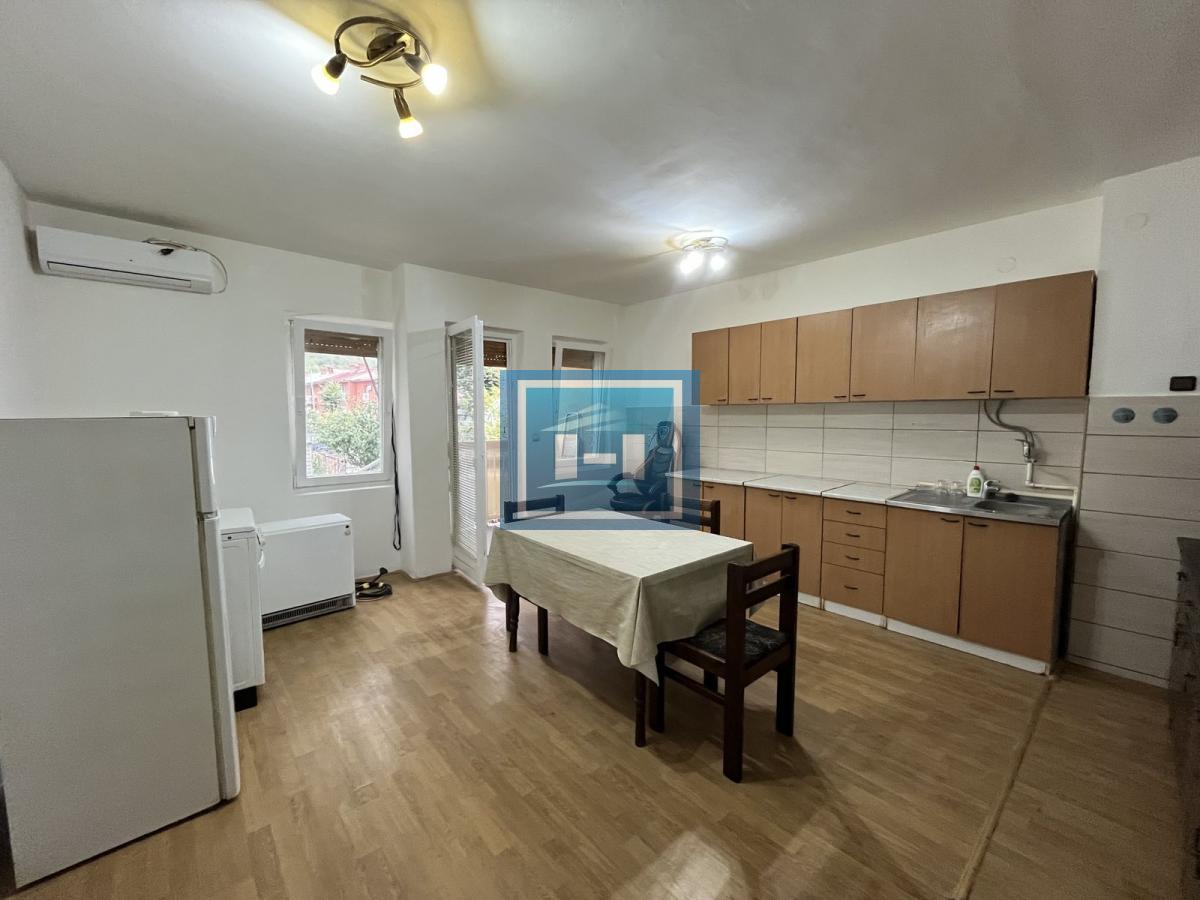 Komforan jednosoban stan 2