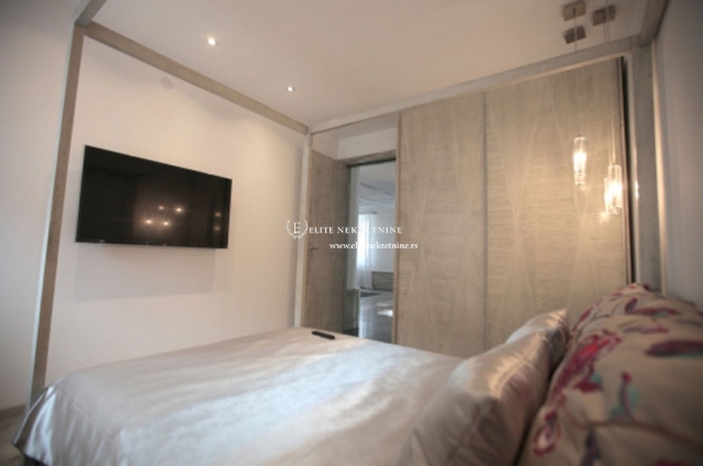 Izdavanje lux cetvorosobnog stana  SAUNA  PENTHOUSE Vracar 4