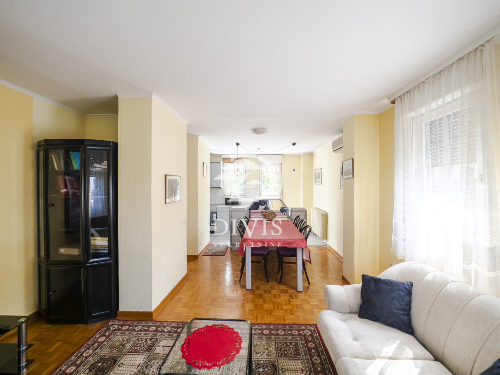 Senjak  2 0 stan  101m2  parking  terasa od 27m2 2