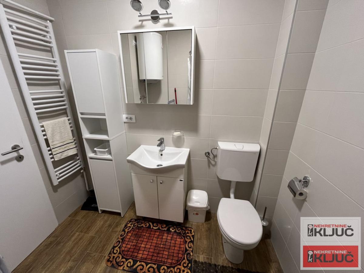GRBAVICA IZDAJE SE DVOSOBAN MODERNO OPREMLJEN STAN 15
