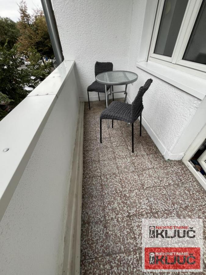 GRBAVICA IZDAJE SE DVOSOBAN MODERNO OPREMLJEN STAN 17