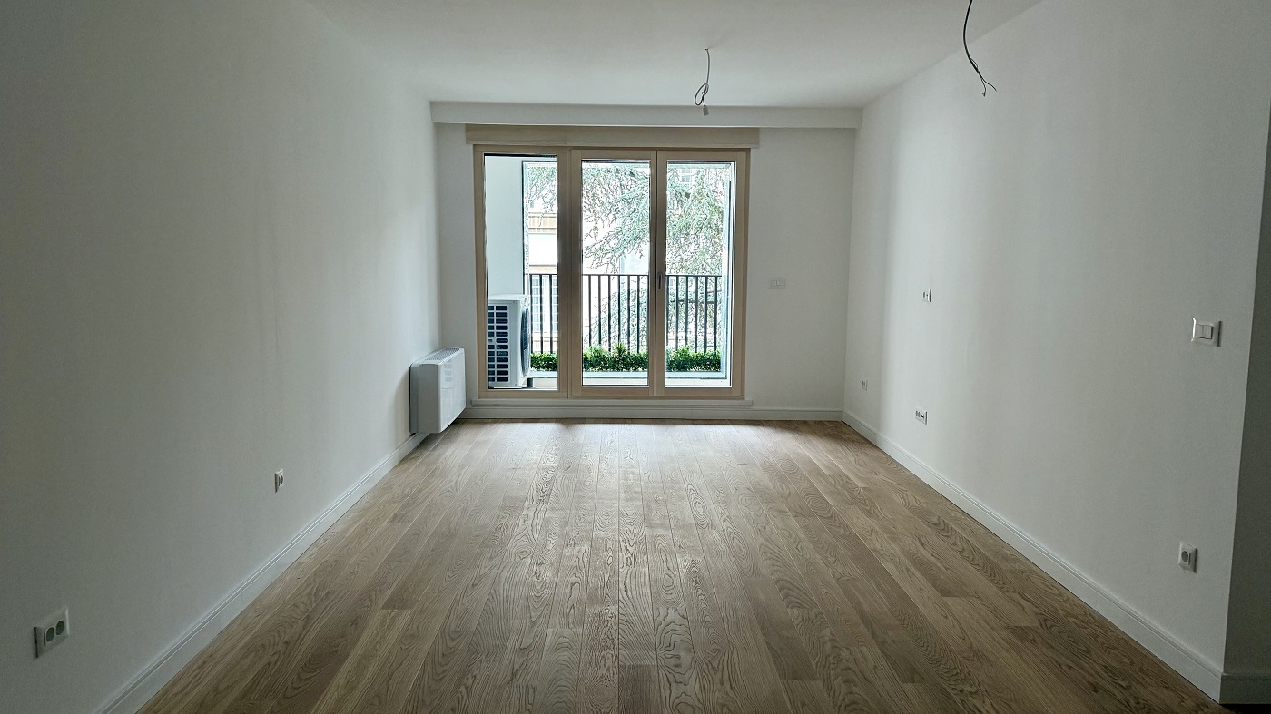 izdajemo nov 3 0 stan  Loznička  kod Beogradskog dramskog pozorišta  100m2 1