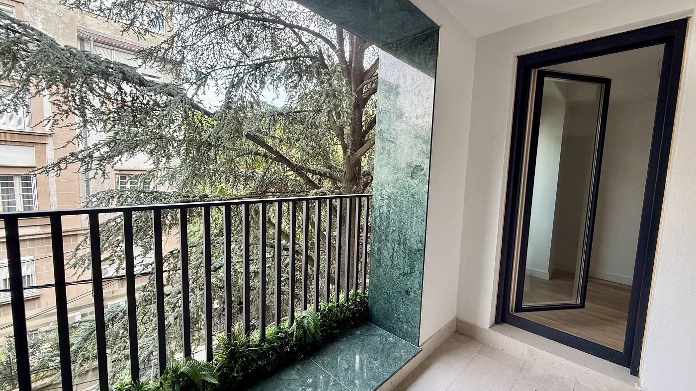 izdajemo nov 3 0 stan  Loznička  kod Beogradskog dramskog pozorišta  100m2 5