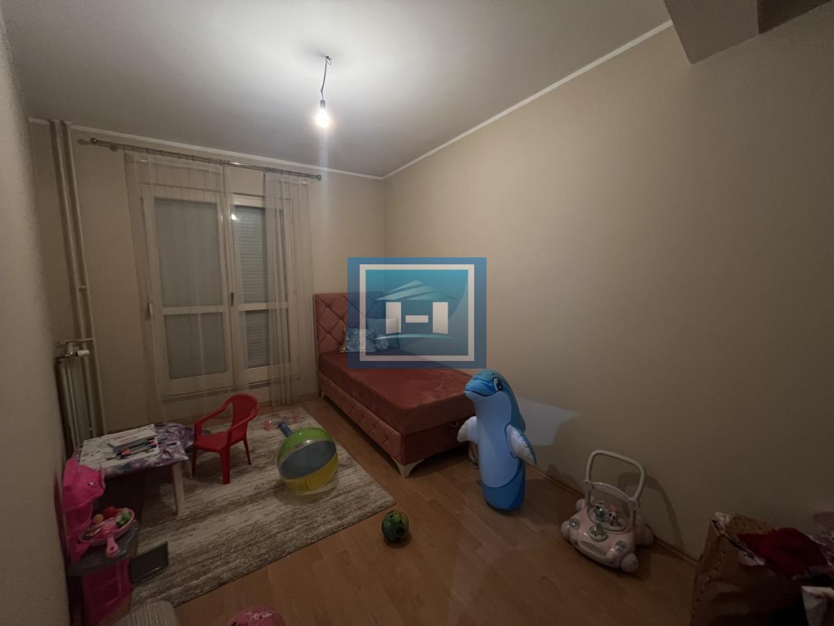 NASLOV: STAN KOJI OSVAJA NA PRVI POGLED — CENTAR, STIL I TRI SPAVAĆE SOBE! 11