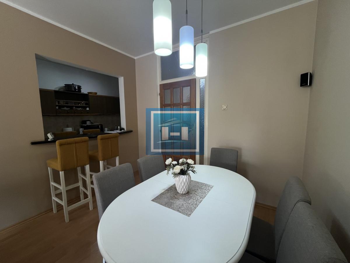 NASLOV: STAN KOJI OSVAJA NA PRVI POGLED — CENTAR, STIL I TRI SPAVAĆE SOBE! 7