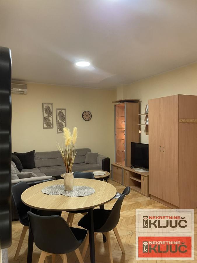 Odlican stan na Novoj Detelinari 1