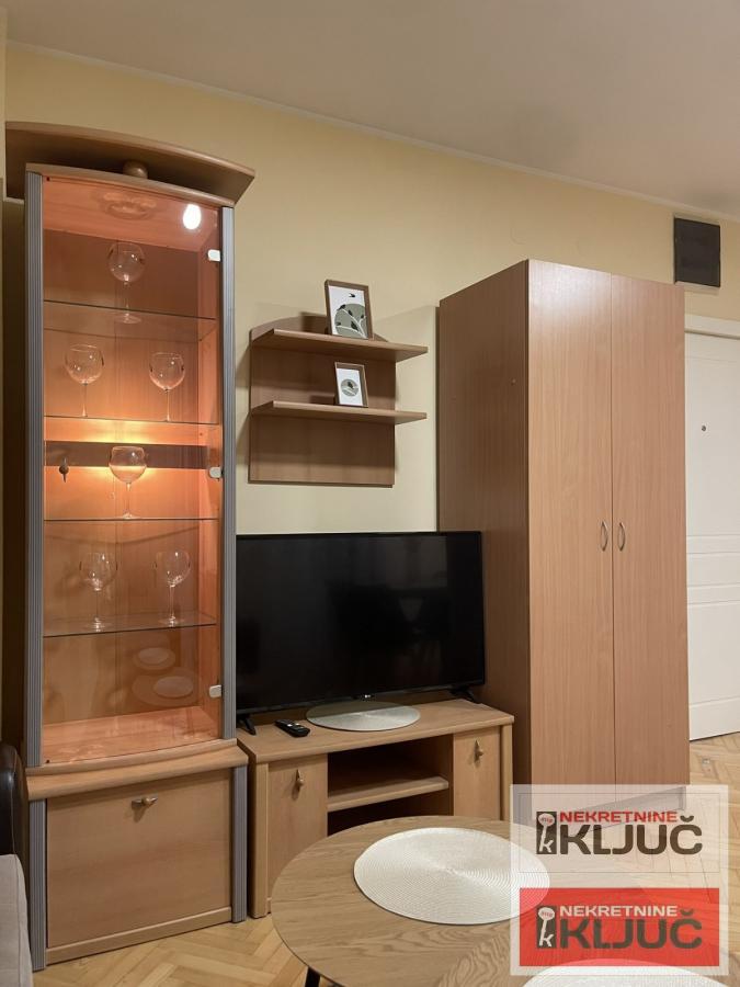 Odlican stan na Novoj Detelinari 3