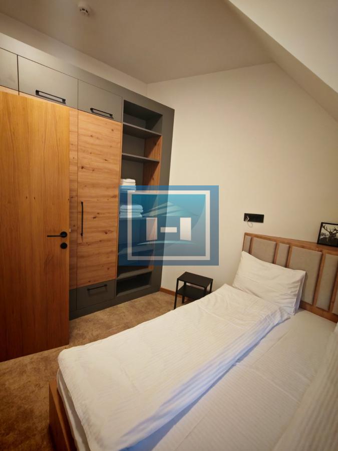 Pet zasebnih stambenih jedinica u Konacima 23