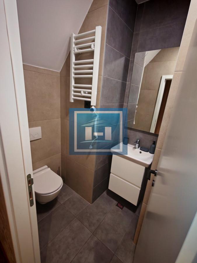 Pet zasebnih stambenih jedinica u Konacima 38